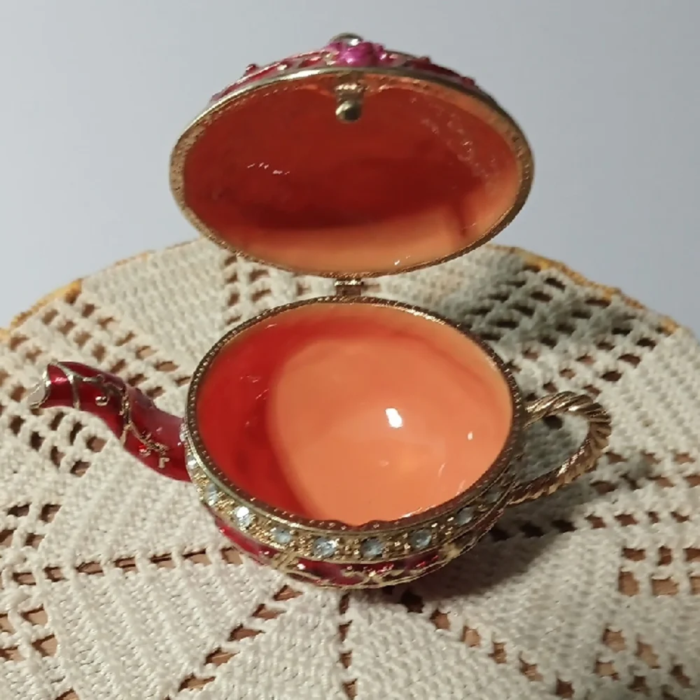 Elegant Red and Gold Teapot Brooch